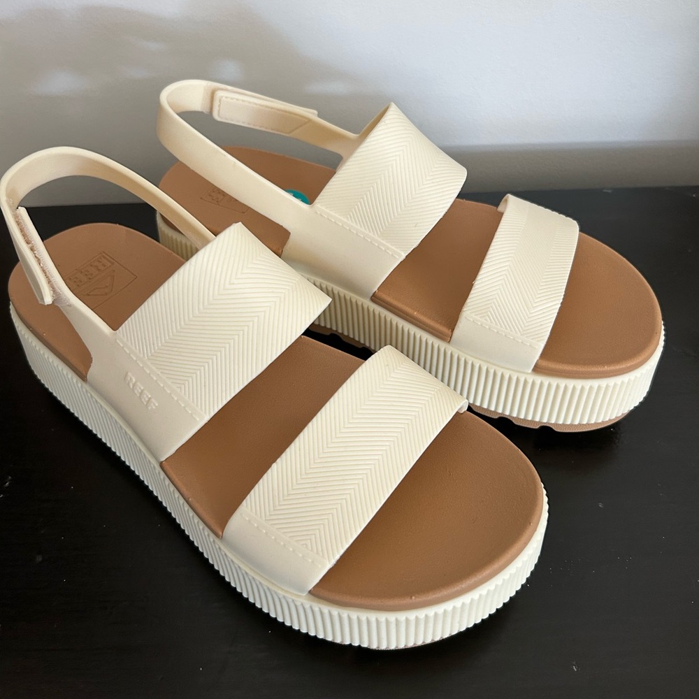 REEF Women's Water Vista Higher Sandal size 9 NWOT